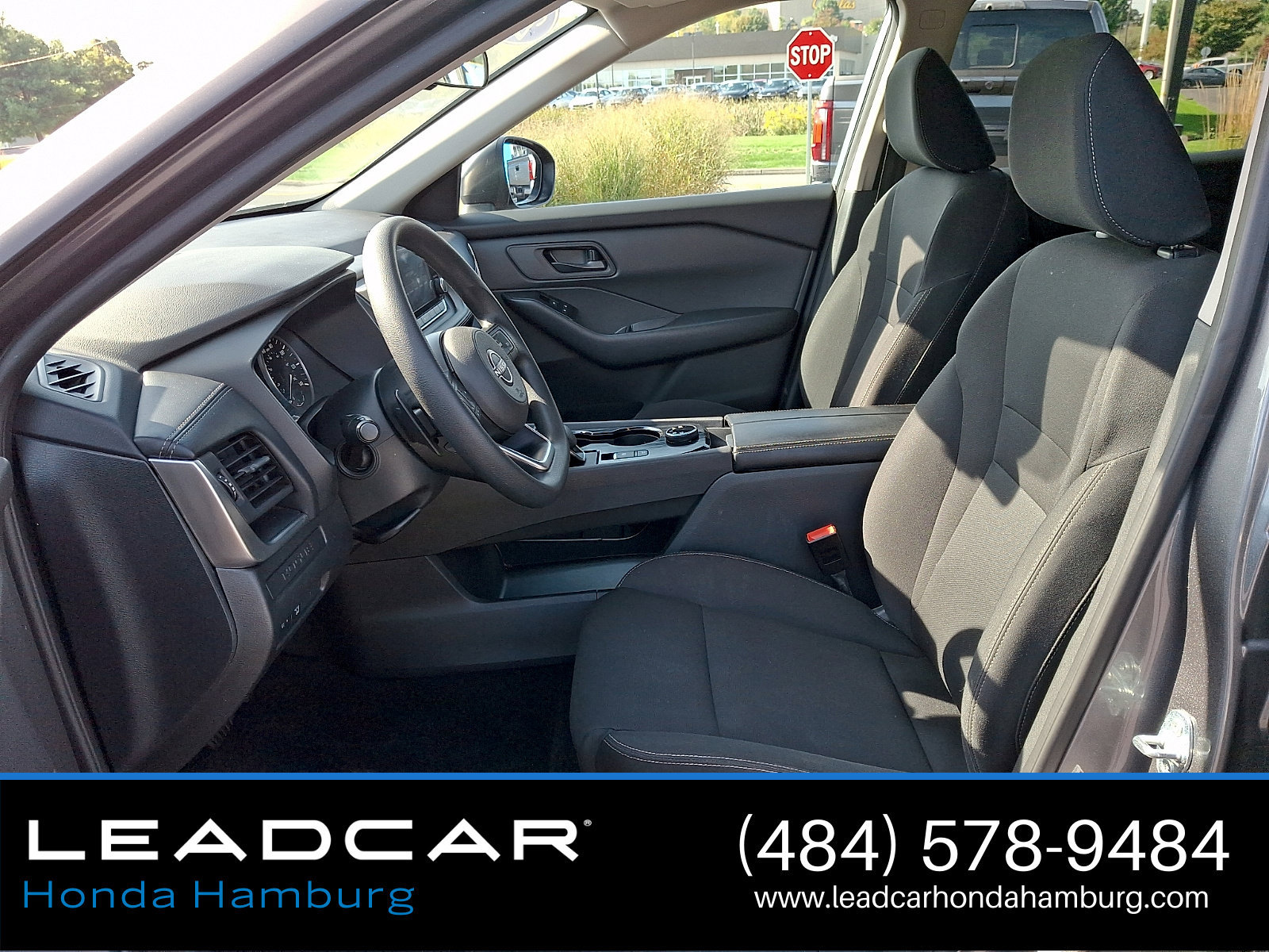 Used 2024 Nissan Rogue S AWD/4WD image 14