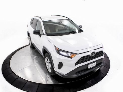 Used 2021 Toyota RAV4 LE w/ Carpet Mat Package (TMS) image 34