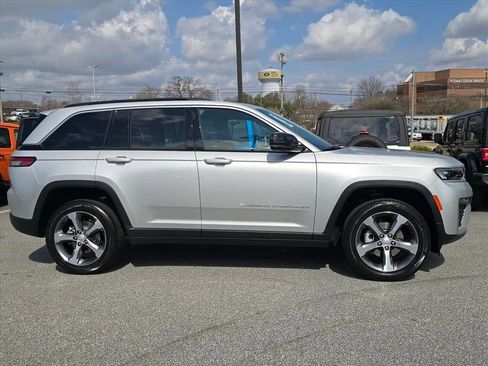 New 2026 Jeep Grand Cherokee Limited image 2