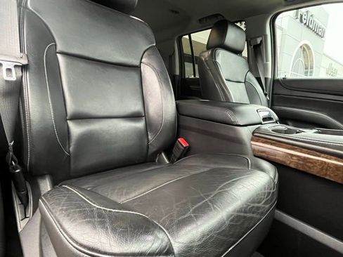 Used 2019 Chevrolet Suburban LT image 37