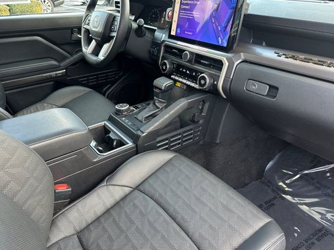 Used 2024 Toyota Tacoma TRD Off-Road image 18