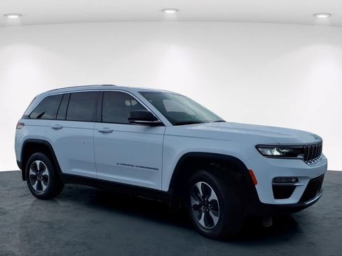 Used 2022 Jeep Grand Cherokee Limited 4xe w/ MOPAR Finishing Package AWD/4WD image 5