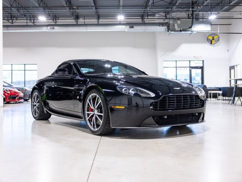 Used 2014 Aston Martin V8 Vantage Roadster RWD image 3