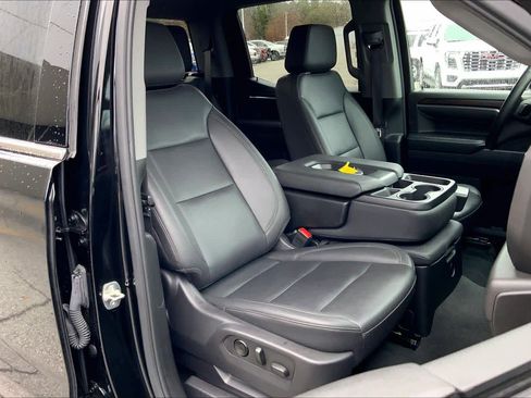 Used 2025 GMC Sierra 1500 SLT image 8