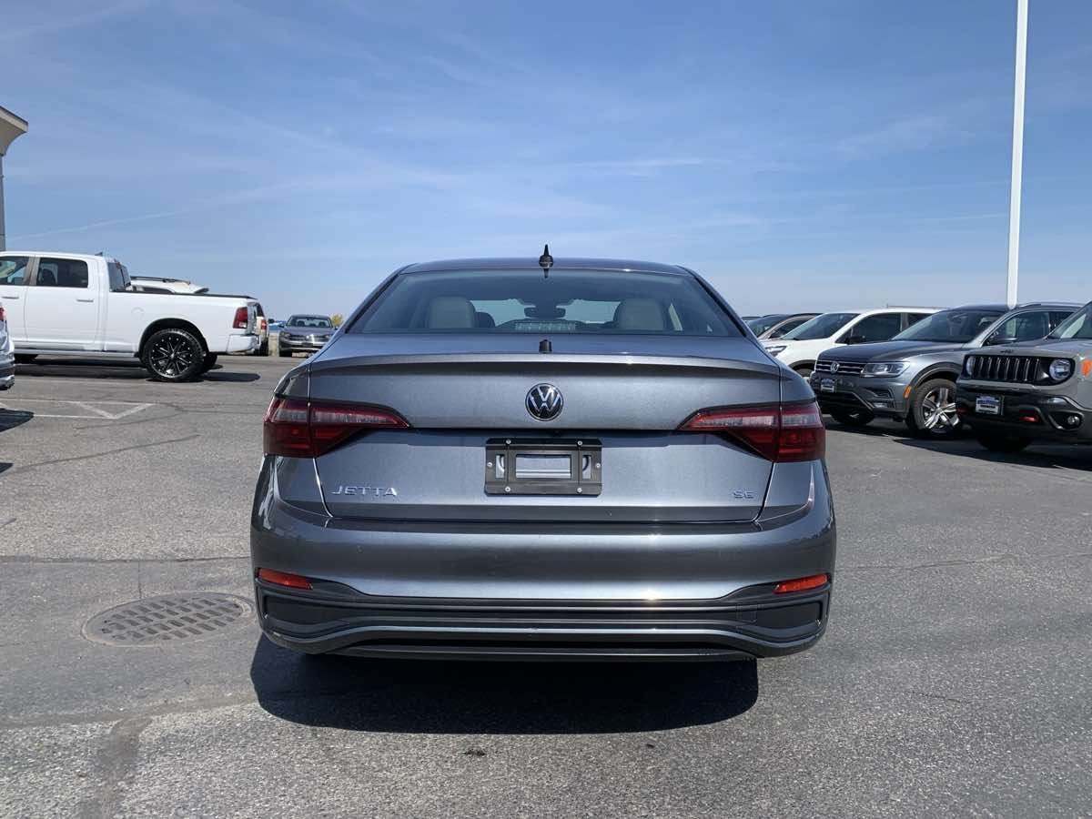 Used 2024 Volkswagen Jetta SE FWD image 6