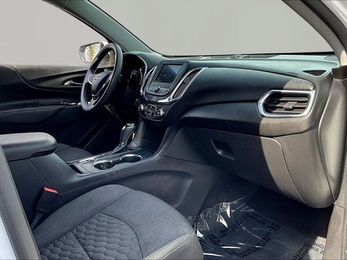 Used 2020 Chevrolet Equinox LT FWD image 26