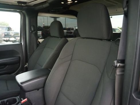 Used 2021 Jeep Wrangler Sport AWD/4WD image 10
