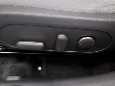 Used 2025 Hyundai Kona SEL FWD image 23