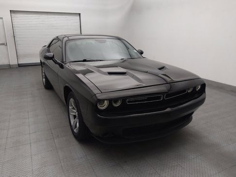 Used 2019 Dodge Challenger SXT RWD image 14