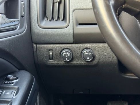 Used 2017 Chevrolet Colorado Z71 image 32