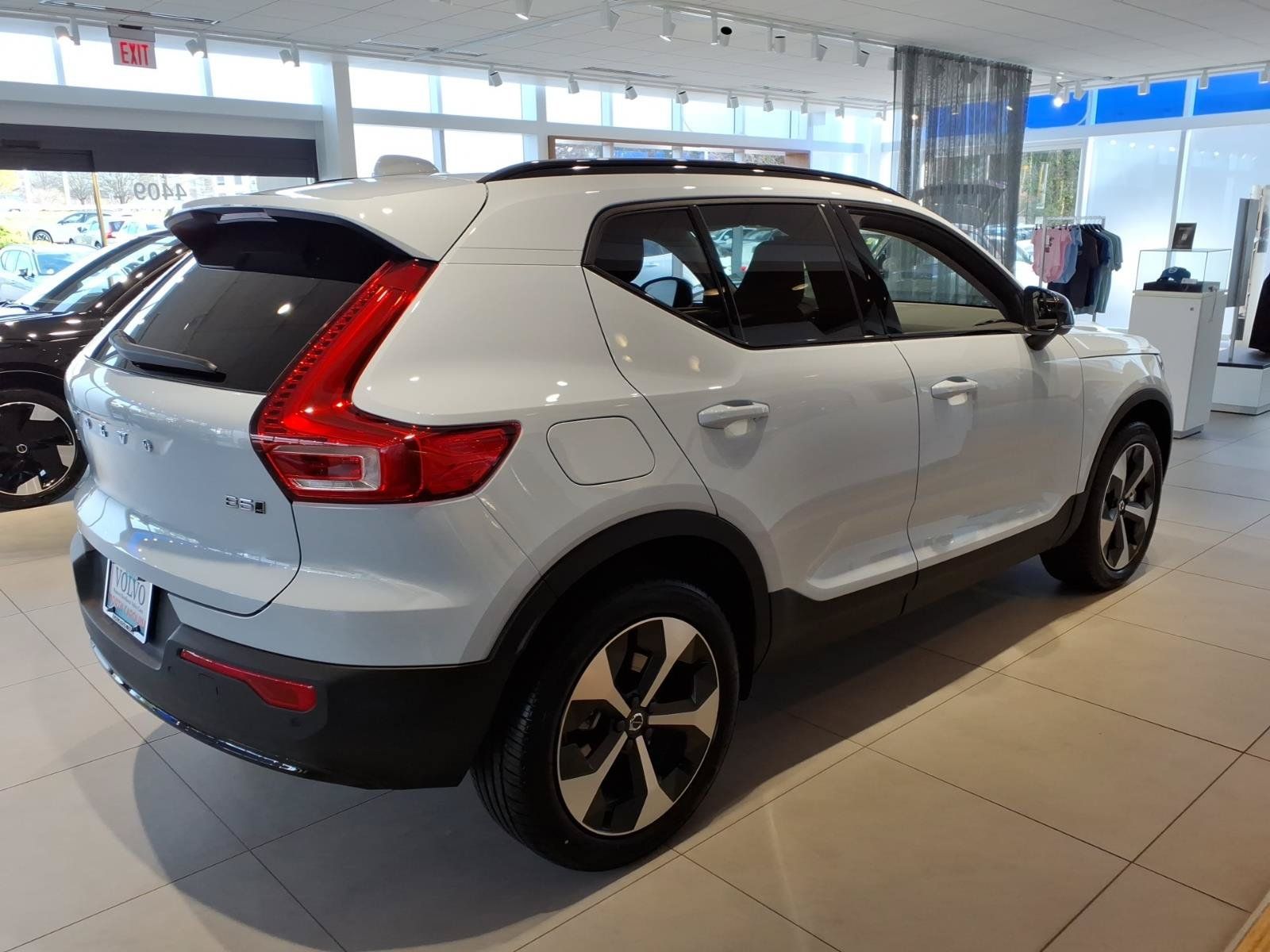 New 2026 Volvo XC40 B5 Plus w/ Protection Package Premier AWD/4WD image 9
