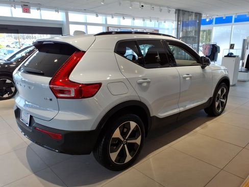 New 2026 Volvo XC40 B5 Plus w/ Protection Package Premier AWD/4WD image 9