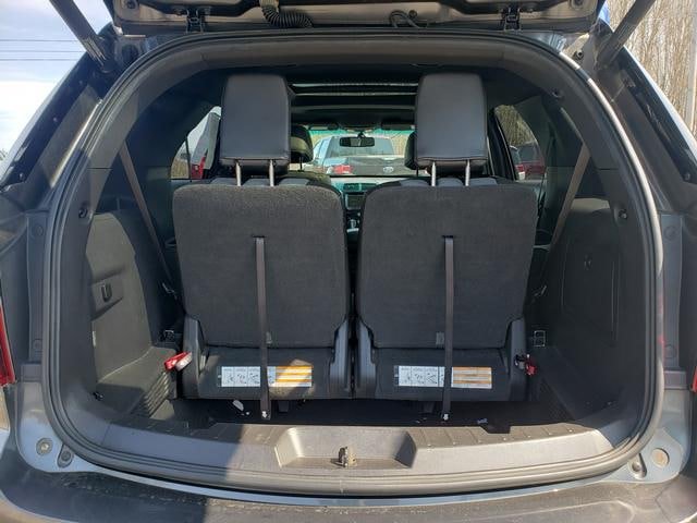 Used 2015 Ford Explorer XLT w/ Equipment Group 202A AWD/4WD image 5