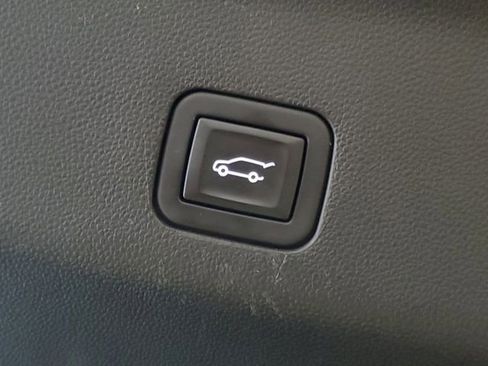 Used 2023 Chevrolet Tahoe Z71 w/ Off-Road Capability Package image 12