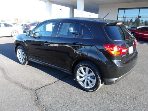 Used 2013 Mitsubishi Outlander Sport ES AWD/4WD image 3