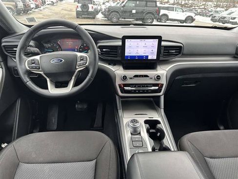 Used 2023 Ford Explorer XLT AWD/4WD image 35