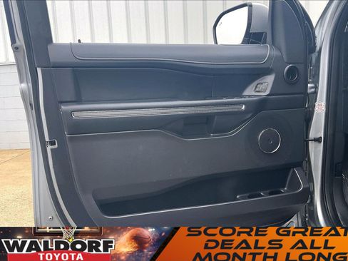 Used 2024 Ford Expedition XLT image 27