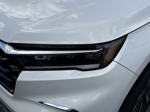 Certified 2023 Honda Pilot Touring image 6