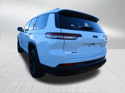 Used 2023 Jeep Grand Cherokee L Laredo image 5