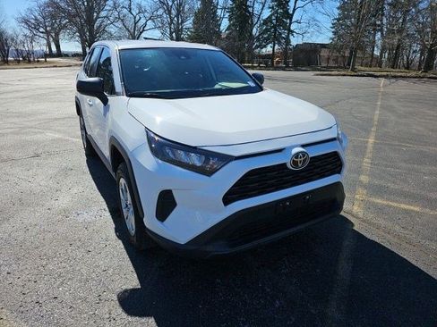 Used 2022 Toyota RAV4 LE image 8