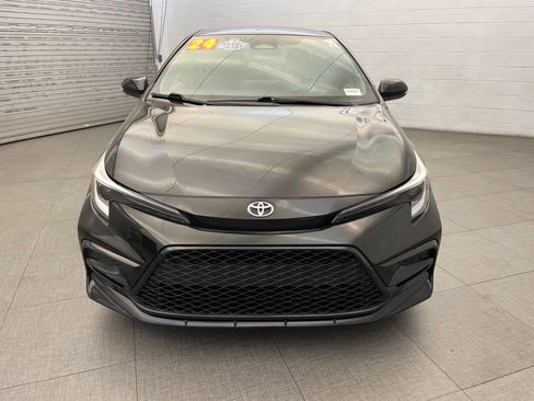 Used 2024 Toyota Corolla SE w/ SE Convenience Package FWD image 9