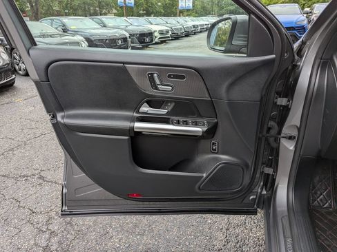 Used 2021 Mercedes-Benz GLA 250 4MATIC image 11