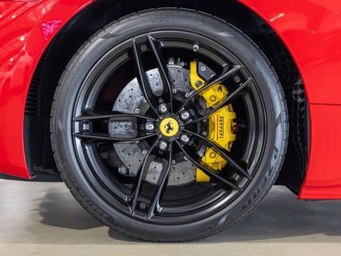 Used 2018 Ferrari 488 GTB RWD image 22