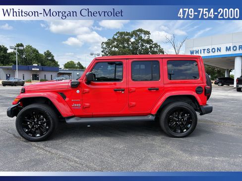 Used 2022 Jeep Wrangler Unlimited Sahara AWD/4WD image 8