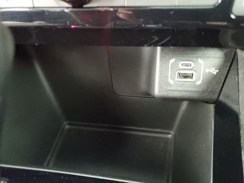 Used 2025 Jeep Compass Latitude w/ Altitude Special Edition image 19