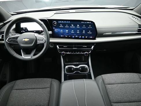 New 2025 Chevrolet Traverse LT w/ LPO, Floor Liner Package image 24