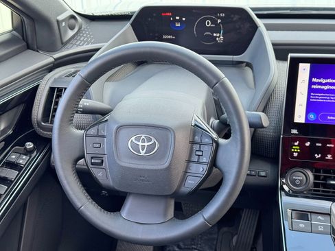 Used 2023 Toyota bZ4X Limited image 20