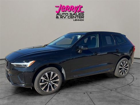 Used 2025 Volvo XC60 B5 Plus image 10