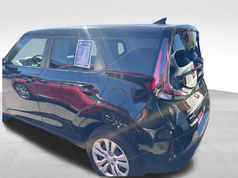 Certified 2024 Kia Soul LX image 13