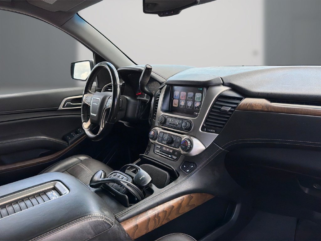 Used 2019 GMC Yukon Denali w/ Denali Ultimate Package AWD/4WD image 16