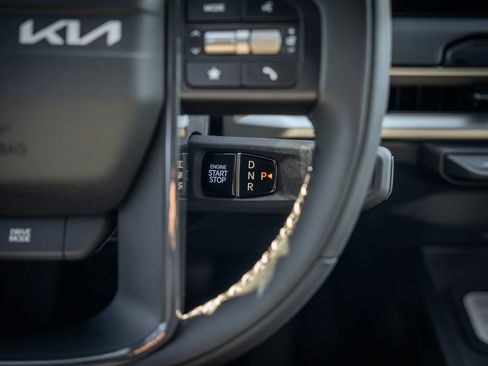 Used 2027 Kia Telluride LX w/ Towing Package FWD image 24