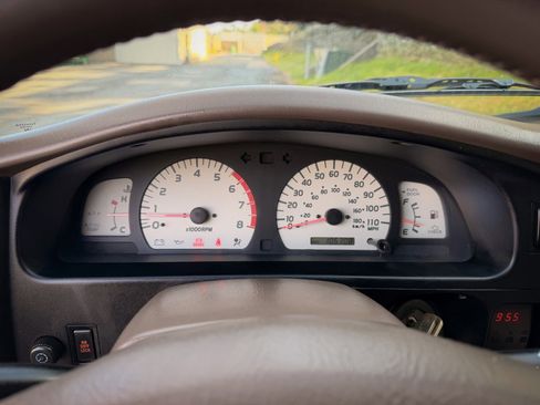 Used 2004 Toyota Tacoma Limited image 12