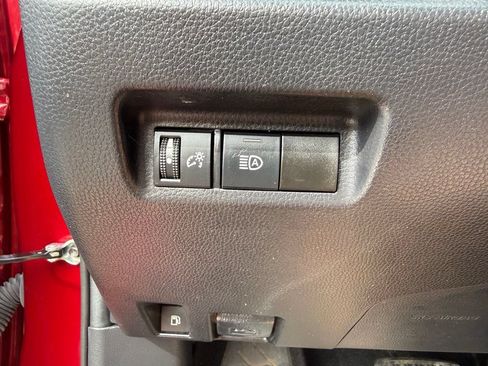 Certified 2021 Toyota RAV4 XLE AWD/4WD image 21