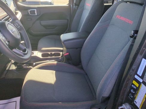 Used 2025 Jeep Wrangler Rubicon image 18