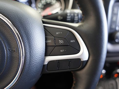 Used 2018 Jeep Compass Latitude w/ Safe & Security Group image 16