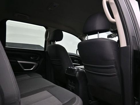 Used 2021 Nissan Titan SV w/ SV Convenience Package image 26