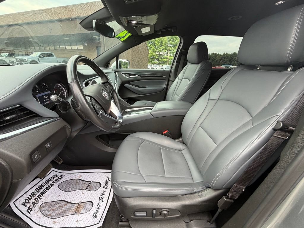 Used 2024 Buick Enclave Essence AWD/4WD image 10