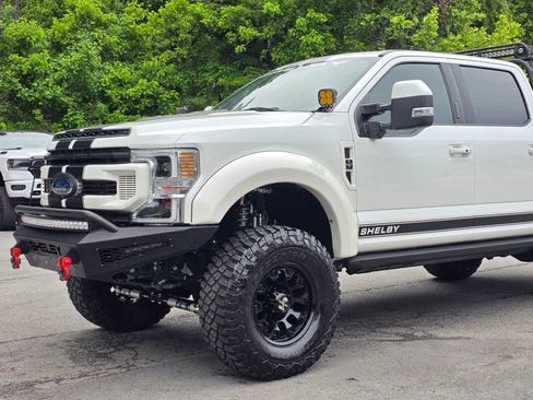 Used 2022 Ford F250 Lariat w/ Lariat Ultimate Package AWD/4WD image 2