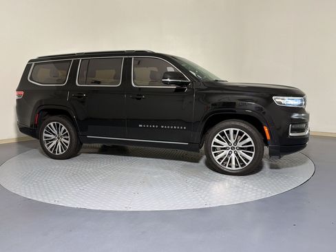 Used 2022 Jeep Grand Wagoneer Series III AWD/4WD image 18