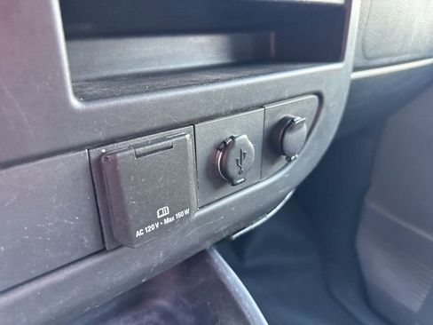 Used 2018 GMC Savana 2500 w/ Communications Package image 28