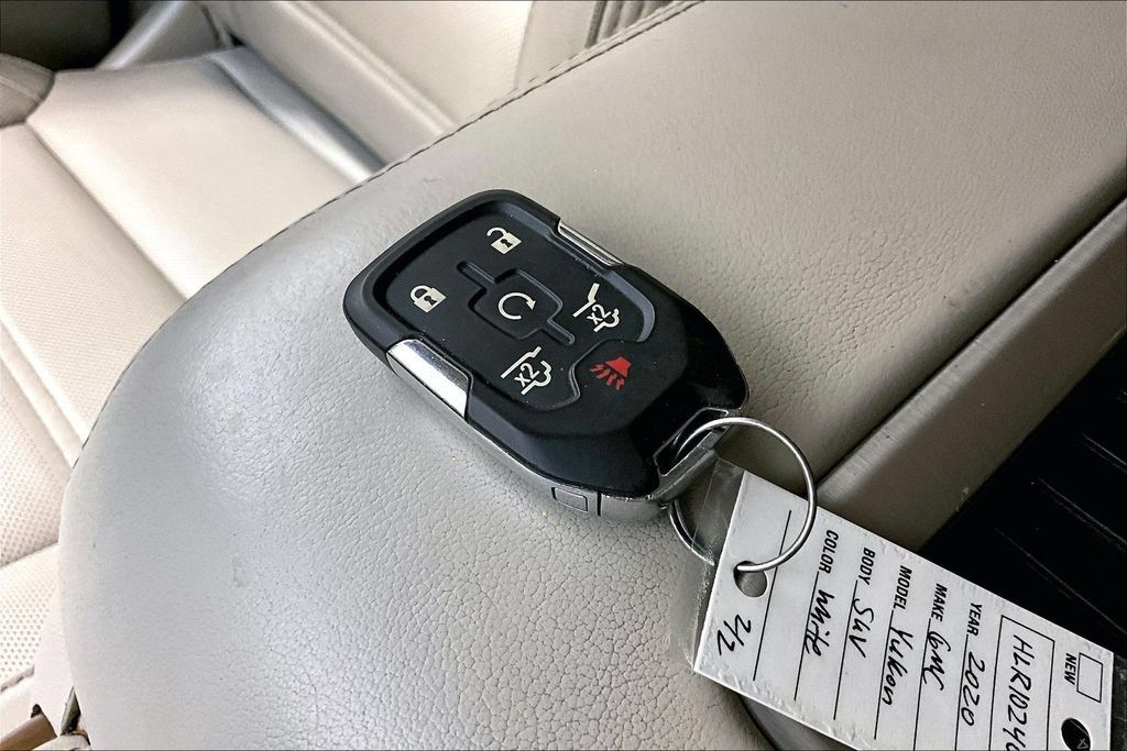 Used 2020 GMC Yukon Denali w/ Open Road Package AWD/4WD image 12
