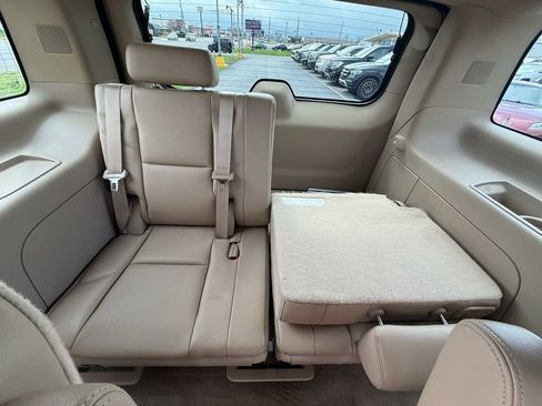 Used 2011 GMC Yukon SLT w/ SLT-2 Equipment Package image 20