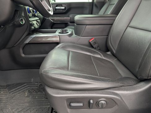 Used 2020 Chevrolet Silverado 2500 LTZ w/ LTZ Premium Package image 9