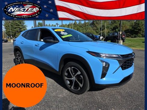Used 2024 Chevrolet Trax RS w/ Sunroof Package image 1