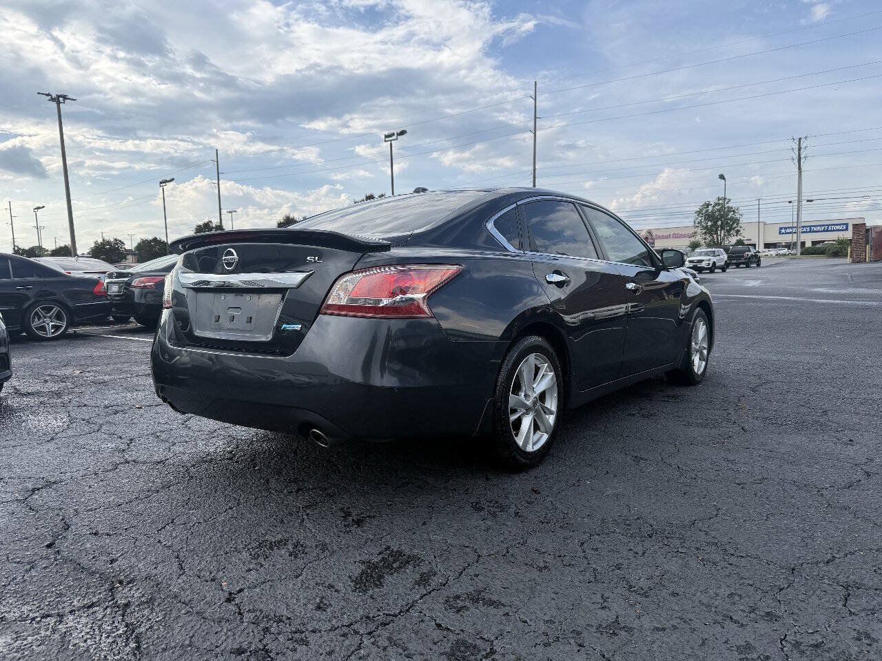 Used 2013 Nissan Altima 2.5 SL FWD image 10
