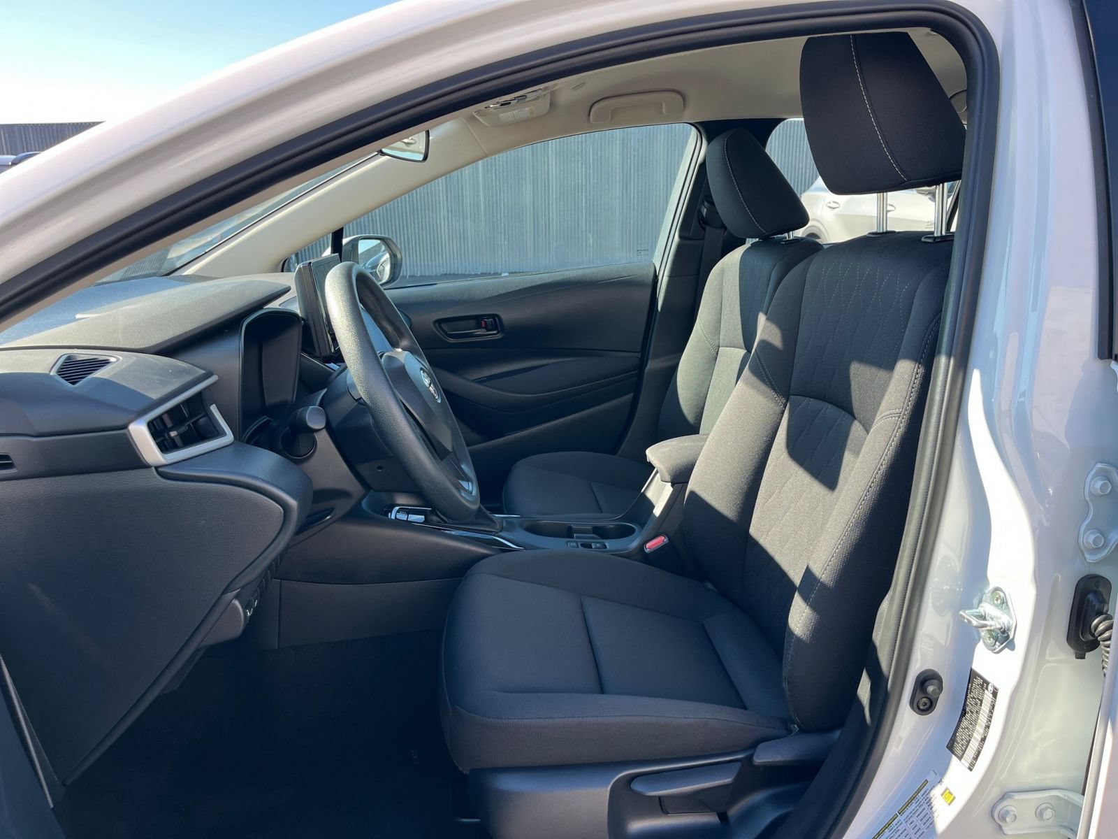 Used 2025 Toyota Corolla LE FWD image 34